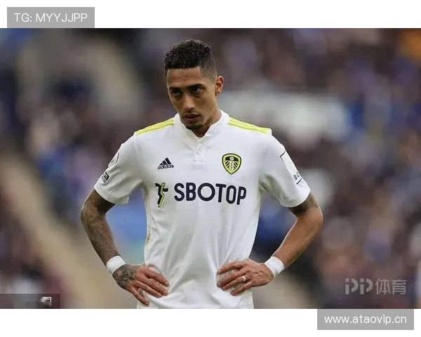 登贝莱与拉菲尼亚:边锋战术适配性及进攻效率对比分析 登贝莱与拉菲尼亚:边锋战术适配性及进攻效率对比分析