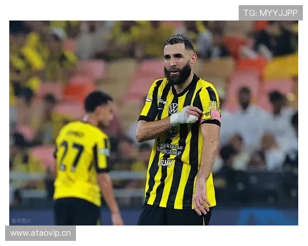 伊布与本泽马：终结方式分化，单点强攻转向体系融合